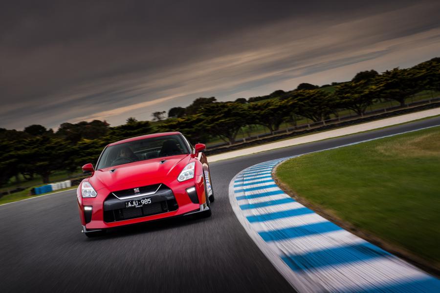  Nissan GT-R Track Edition 2016 года  (AU) (фото 2 из 13)